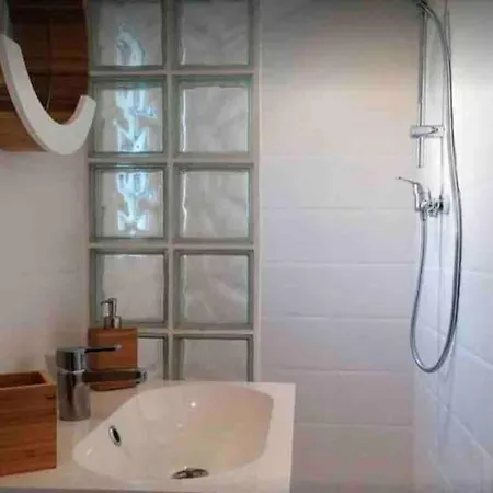 Maisonnette Pour 2 Personnes - Vue - A 100 Metres Ploubazlanec