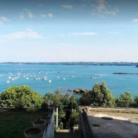 Maisonnette Pour 2 Personnes - Vue - A 100 Metres
