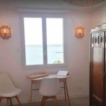 Maisonnette Pour 2 Personnes - Vue - A 100 Metres *